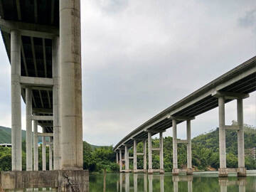 Construction and application of prestressed carbon fiber reinforced bridge